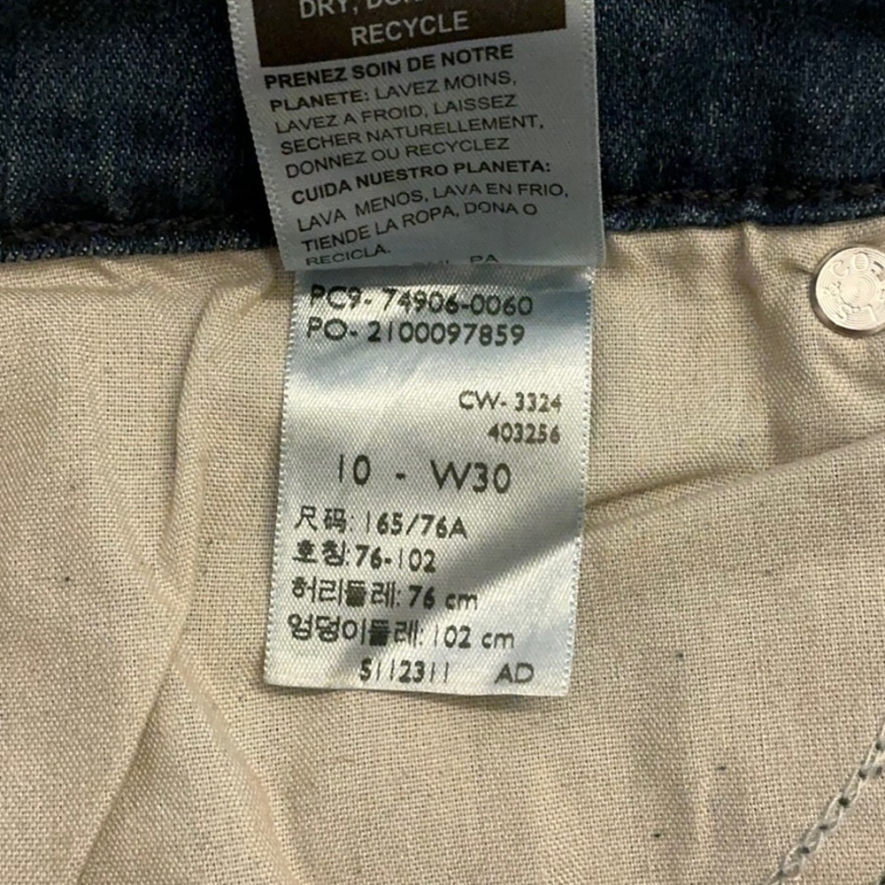 Levi Strauss Signature Women’s 10/W30 New With Tags Blue Mid Rise Capri Jeans - Picture 9 of 11